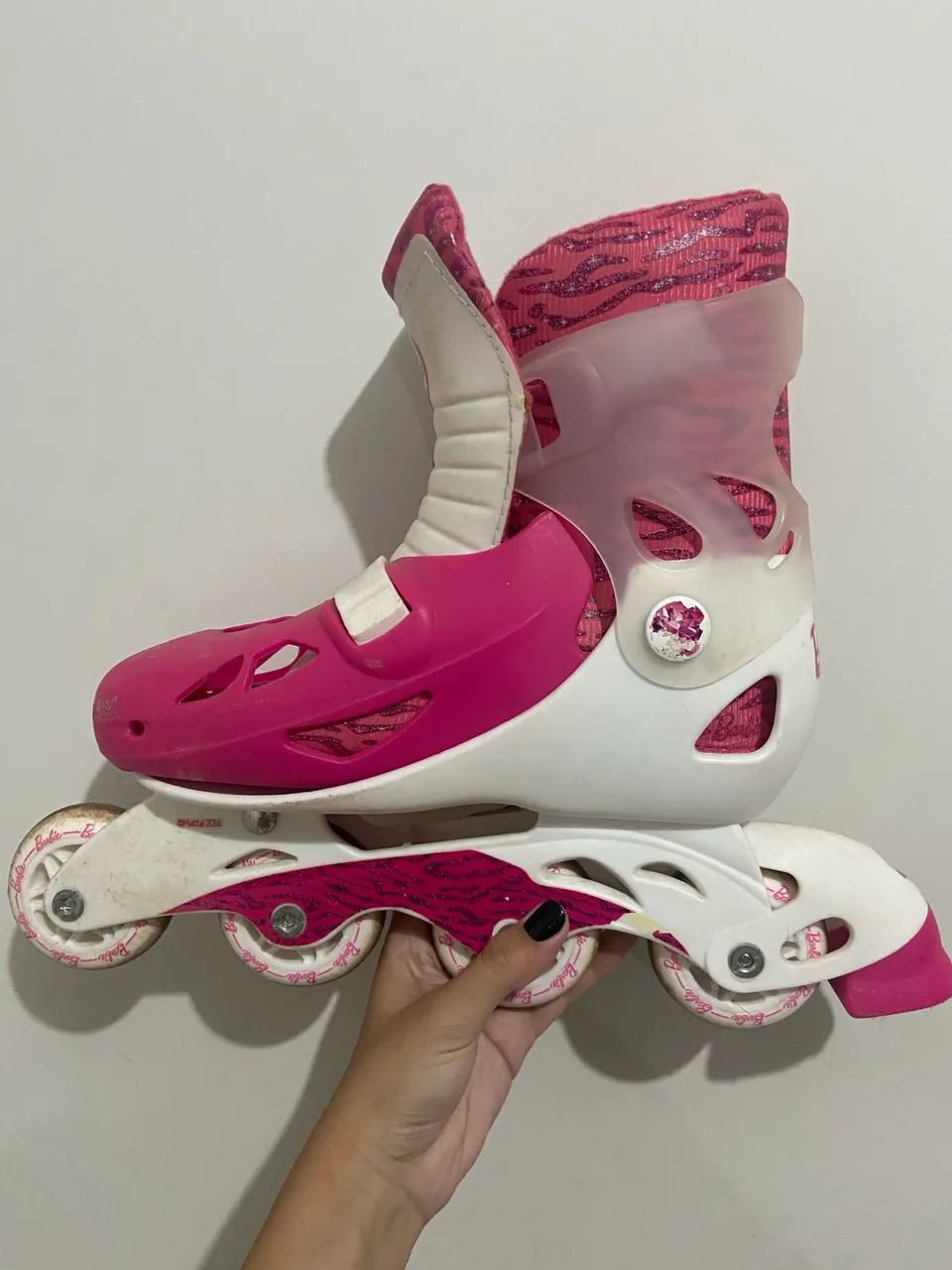 Patins Barbie 4 rodas Usado  - Foto 4