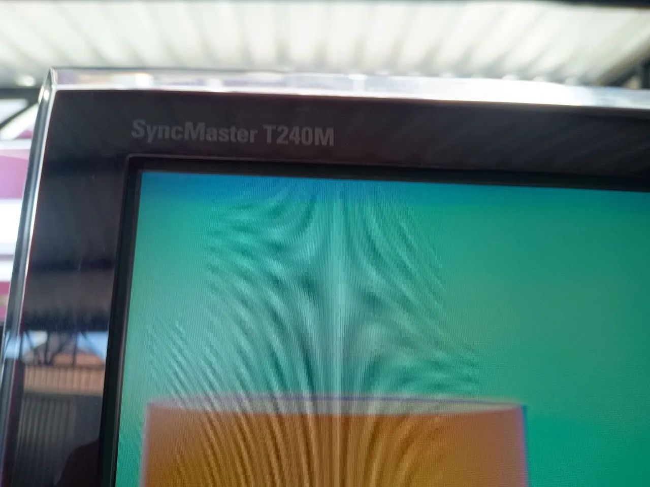 Vendo TV 24" LCD Samsung T240M, com controle. LEIAA o anúncio. - Foto 2