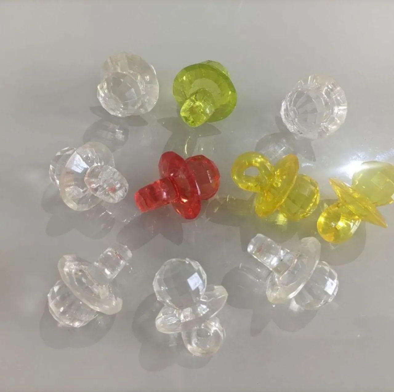 Chupetas de plástico para decoração de festas