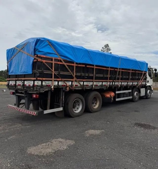 Volvo vm 360 8x2 2024 Graneleiro  - Foto 5