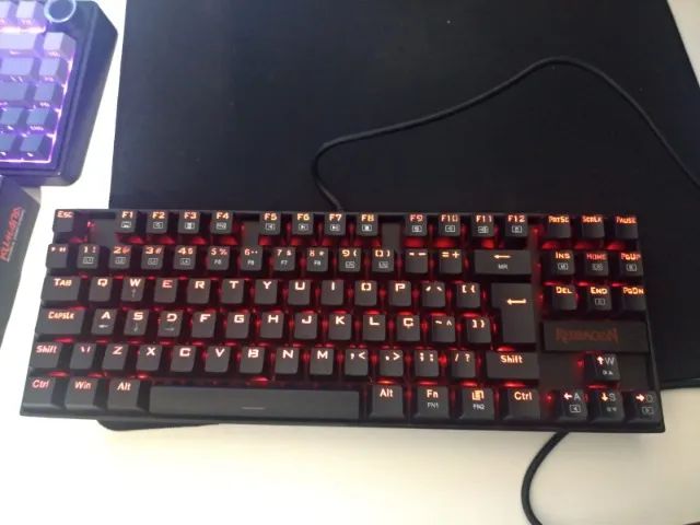 Teclado mecânico (Pouco usado)