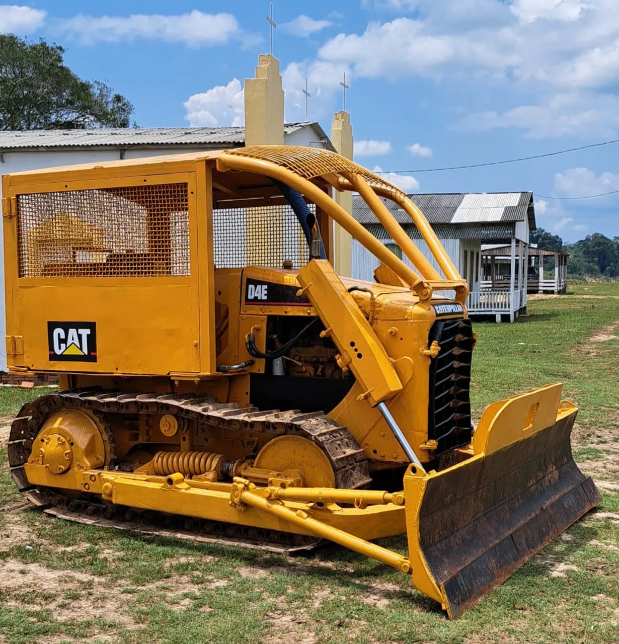 Trator D4E