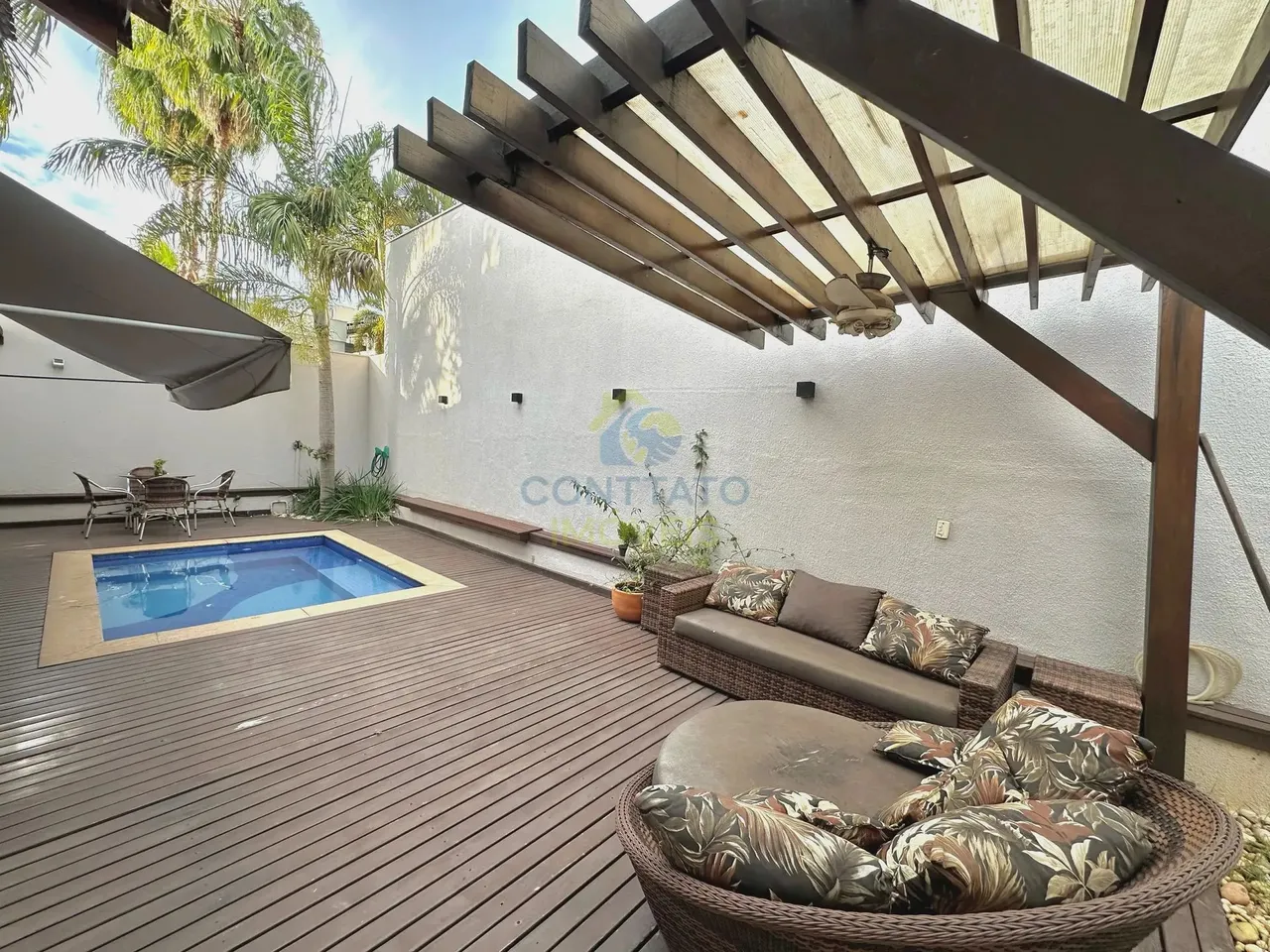 Casa para locação mobiliada, 4 suítes com planejados, energia solar, vista para o lago Alp