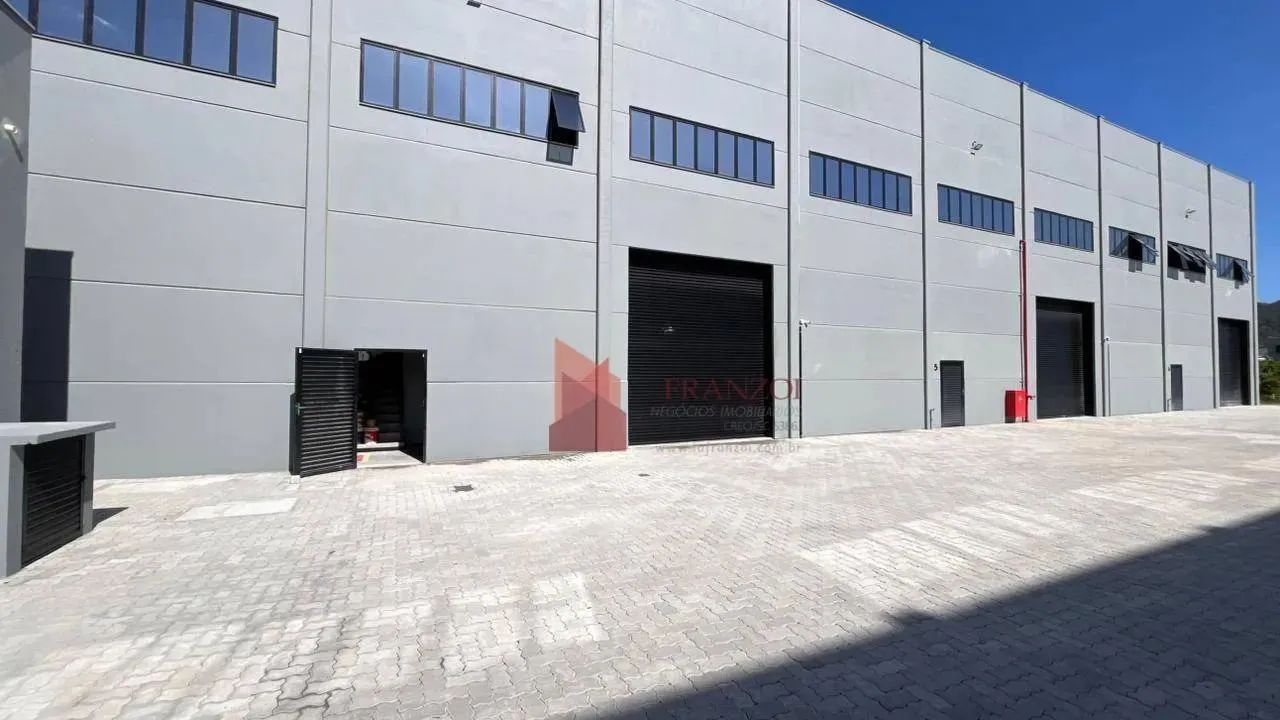 ALUGUEL: ARMAZÉM COMERCIAL 657 metros CAMBORIÚ