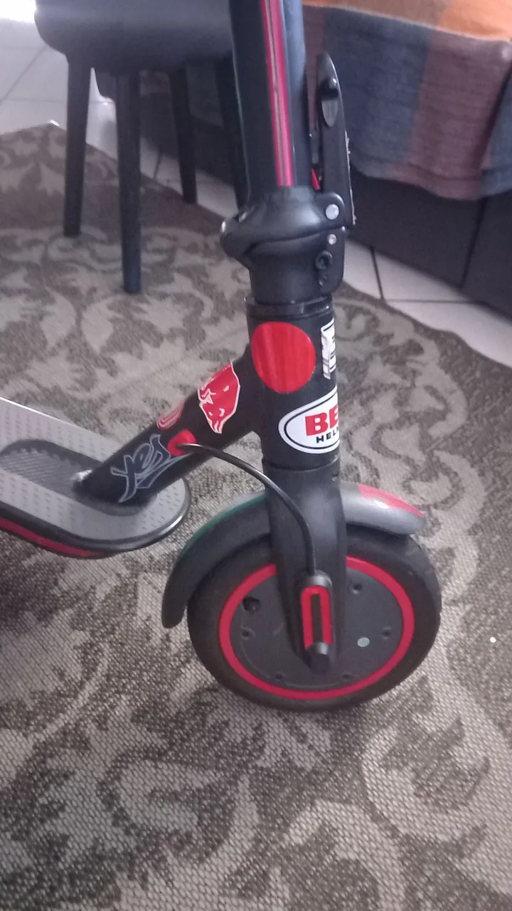 Patinete Elétrico com Design Moderno