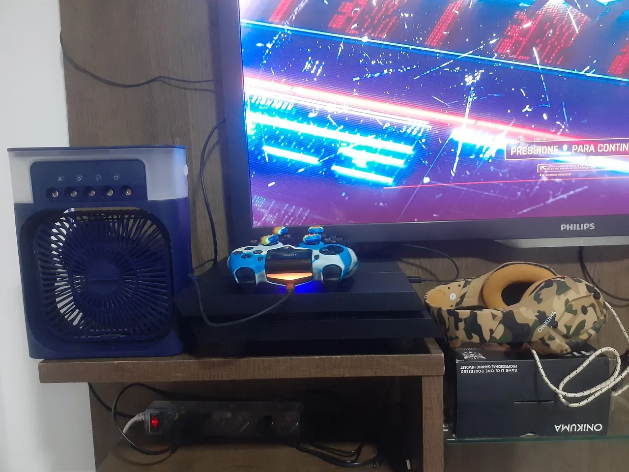 PlayStation 4 com Controle e Fone
