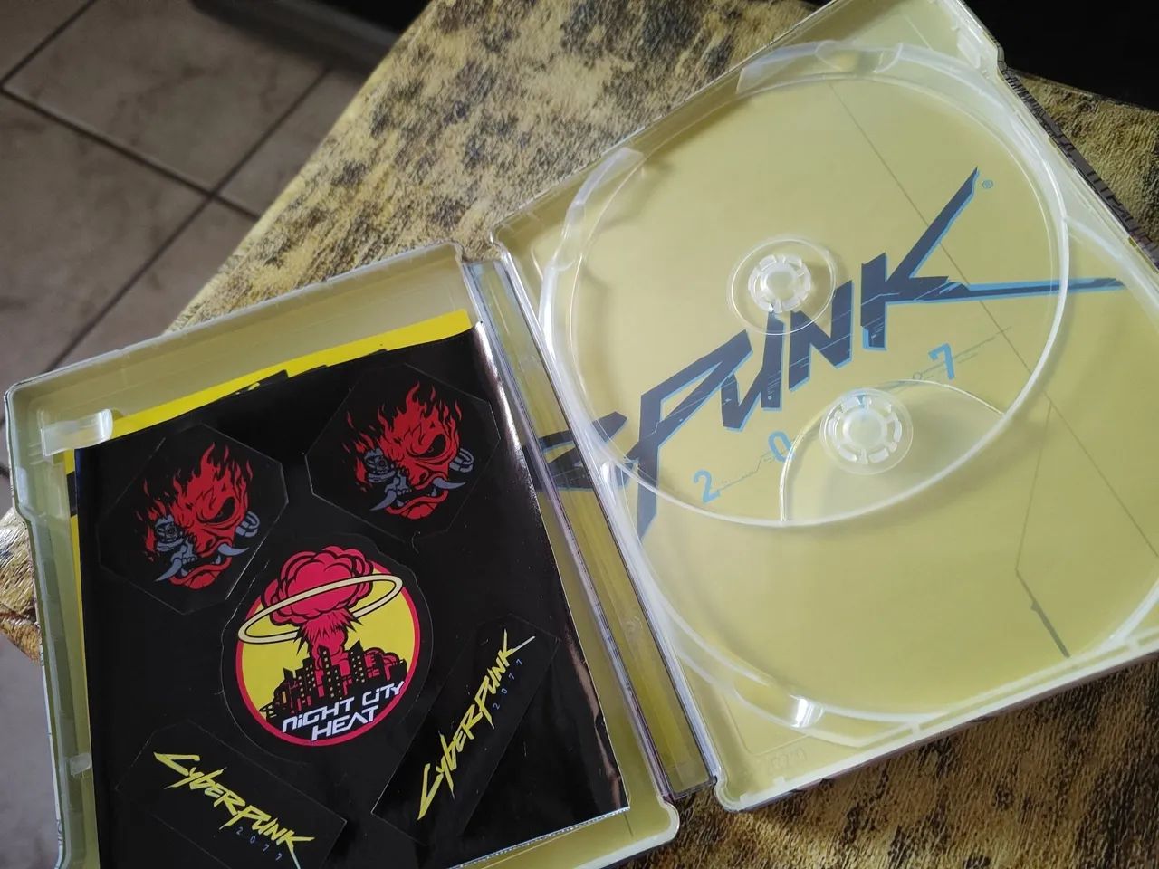 Cyberpunk 2077 PS4 Steelbook Valentinos - Foto 3