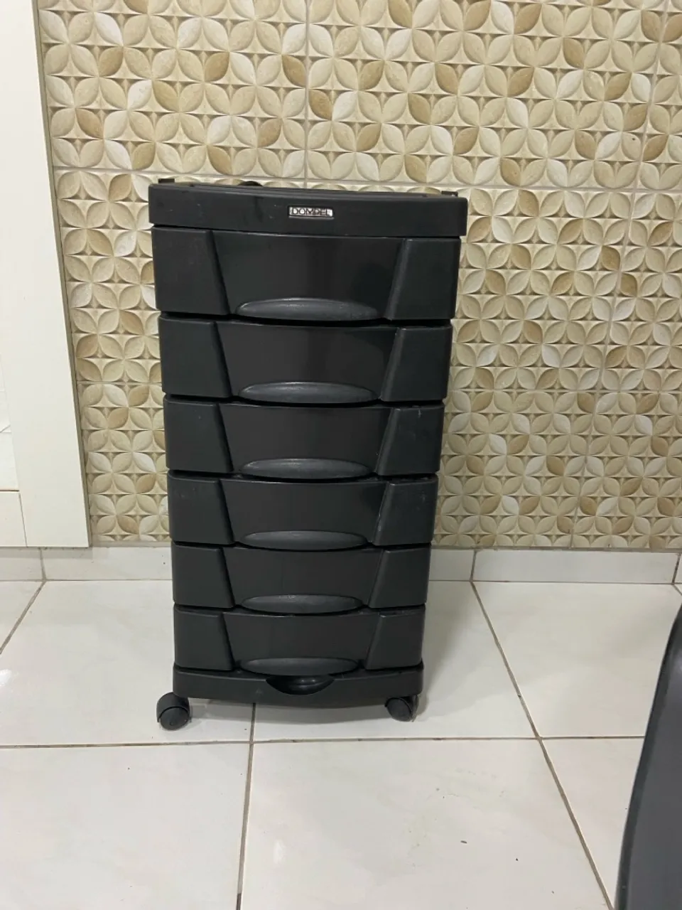 Gaveteiro de 5 gavetas para organização