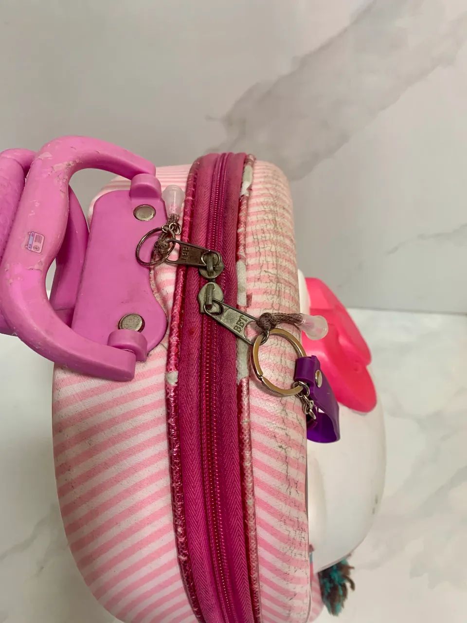 Mochila 3 D hello Kity com rodinhas  - Foto 5