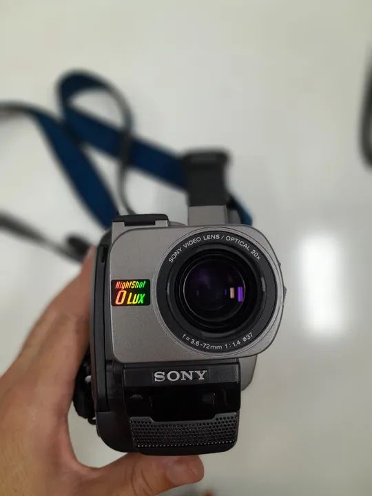 Filmadora Sony Handycam Video 8 - 200x Digital Zoom - Foto 2