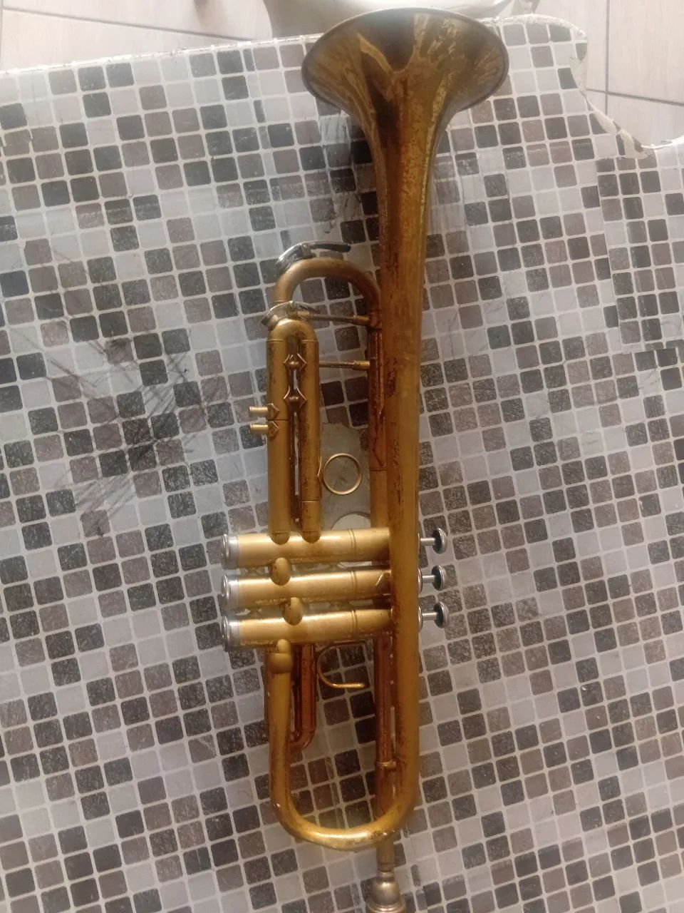 Trompete dolphin dourado é pegar e tocar  - Foto 2