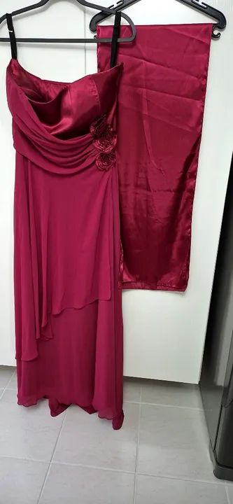 Vestido de festa longo vinho