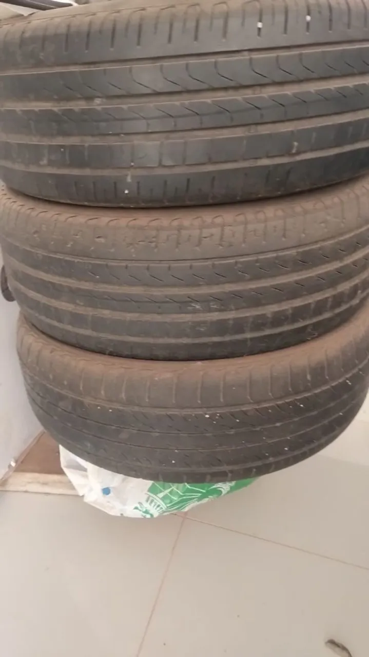 Pneus Usados para Carro - Ótimo Estado