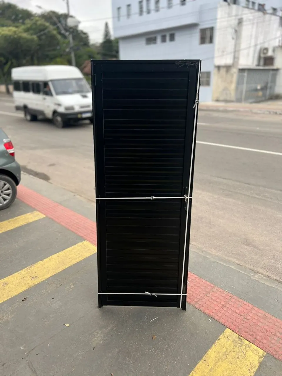 Porta de alumínio preta 