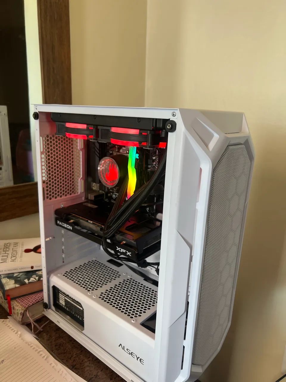 PC Gamer Ryzen 5 5600 + RX 6600 XFX | Watercooler 240mm | Build