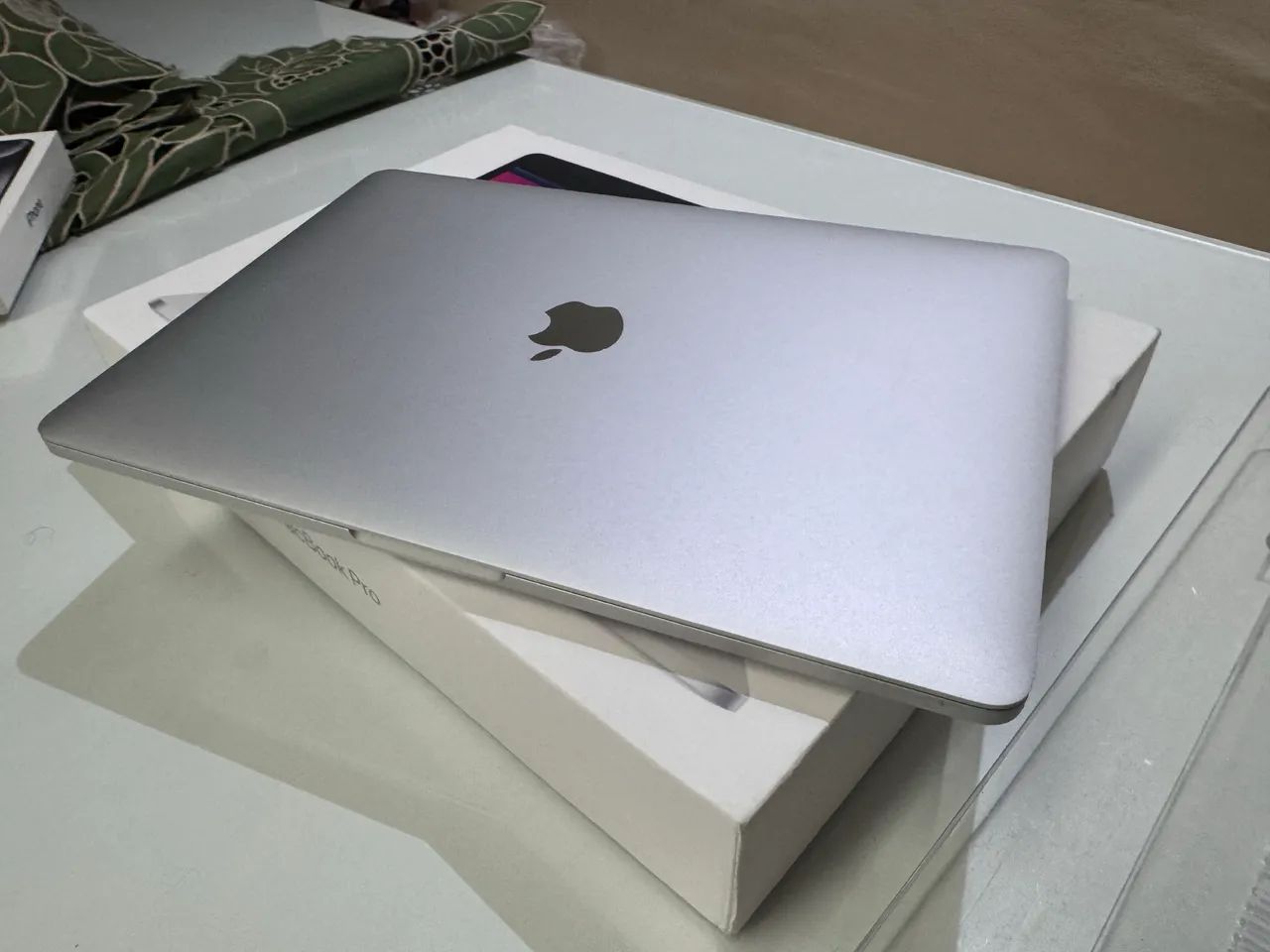MacBook Pro M2 シルバー 箱無し MacBook Pro 13? M2 - 2022 - 8GB RAM - 512GB SSD - IMPECÁVEL! Com