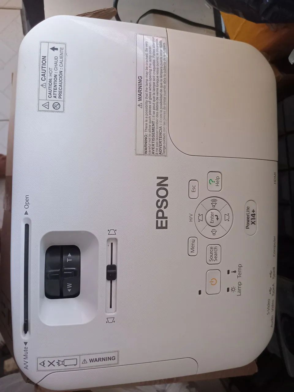 Projetor x14+ esta sem o controle