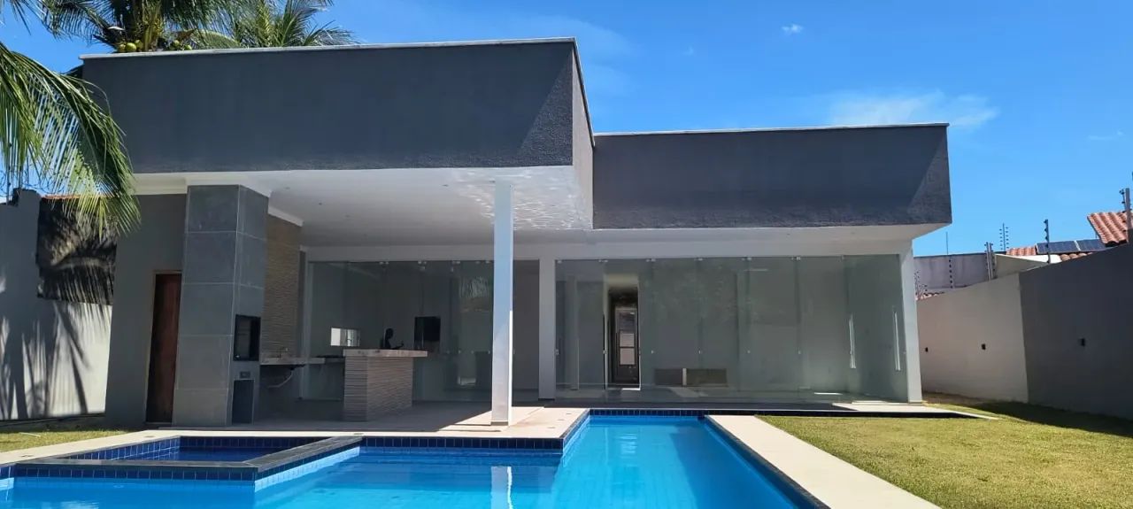 Mansão mobiliada disaponivel paara aluguel por temporada em Paracuru  capacidade para 15 p