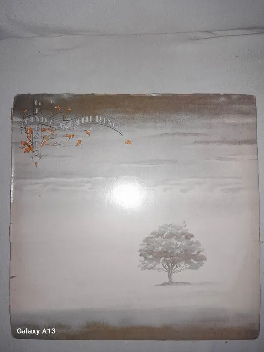 Genesis - Wind & Wuthering (Vinil) ano 1972 - Foto 2