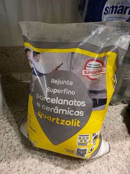 Rejunte Superfino para Porcelanatos e Cerâmicas Quartzolit