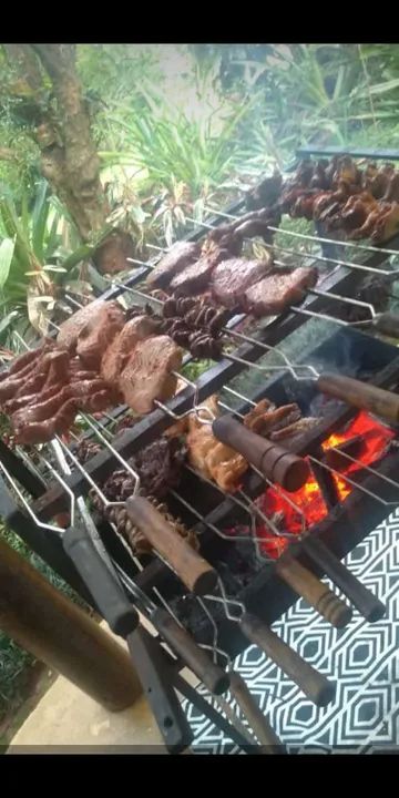 Churrasqueiro e buffet completo 