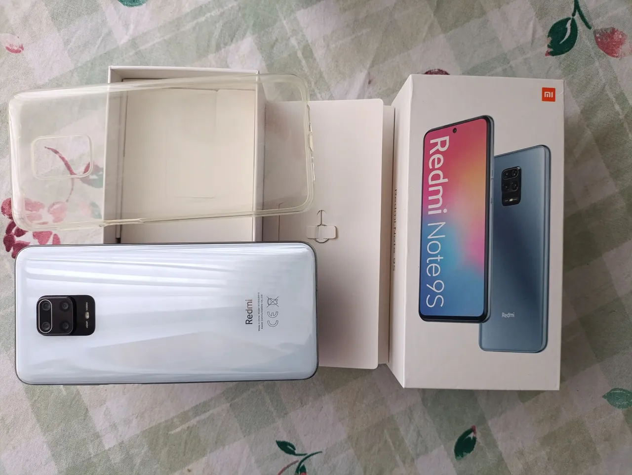 Xiaomi Redmi Note 9S, 64 Gb! 550 reais.