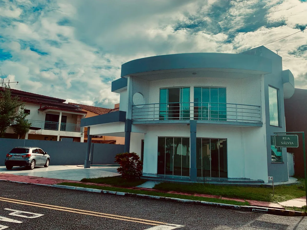 Casa c/4 suítes piscina/churrasqueira, C Jardim I 1.530.000,00