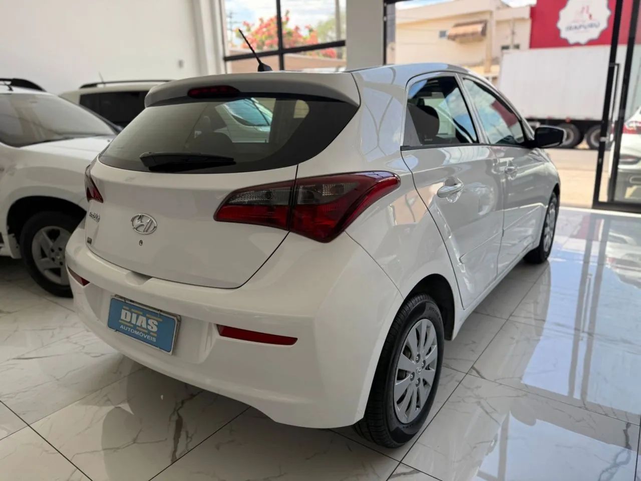 HYUNDAI HB 20 Hatch 1.0 12V 4P FLEX UNIQUE - 2019 - Foto 4