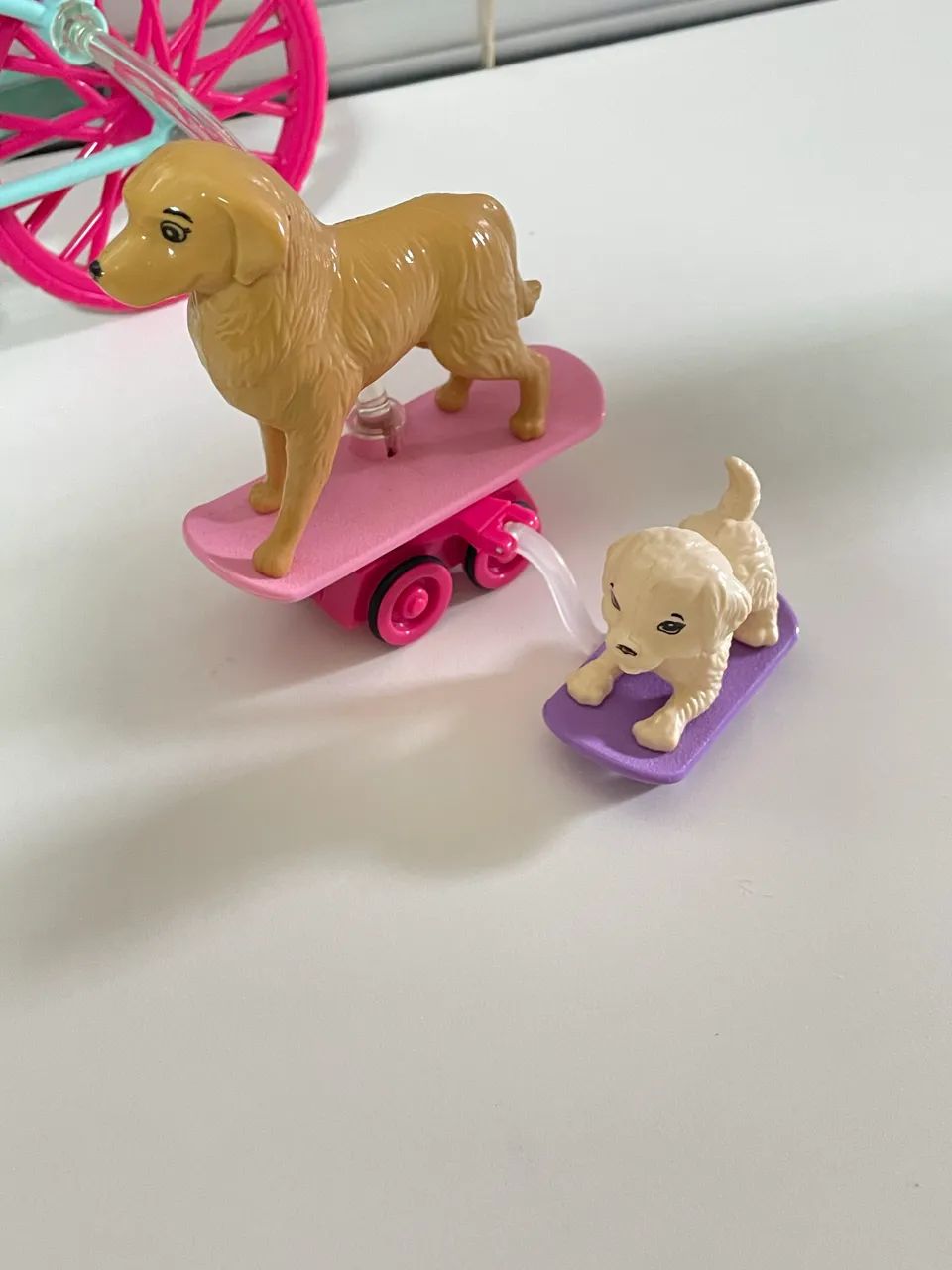 Barbie ciclista com seus cachorros  - Foto 2