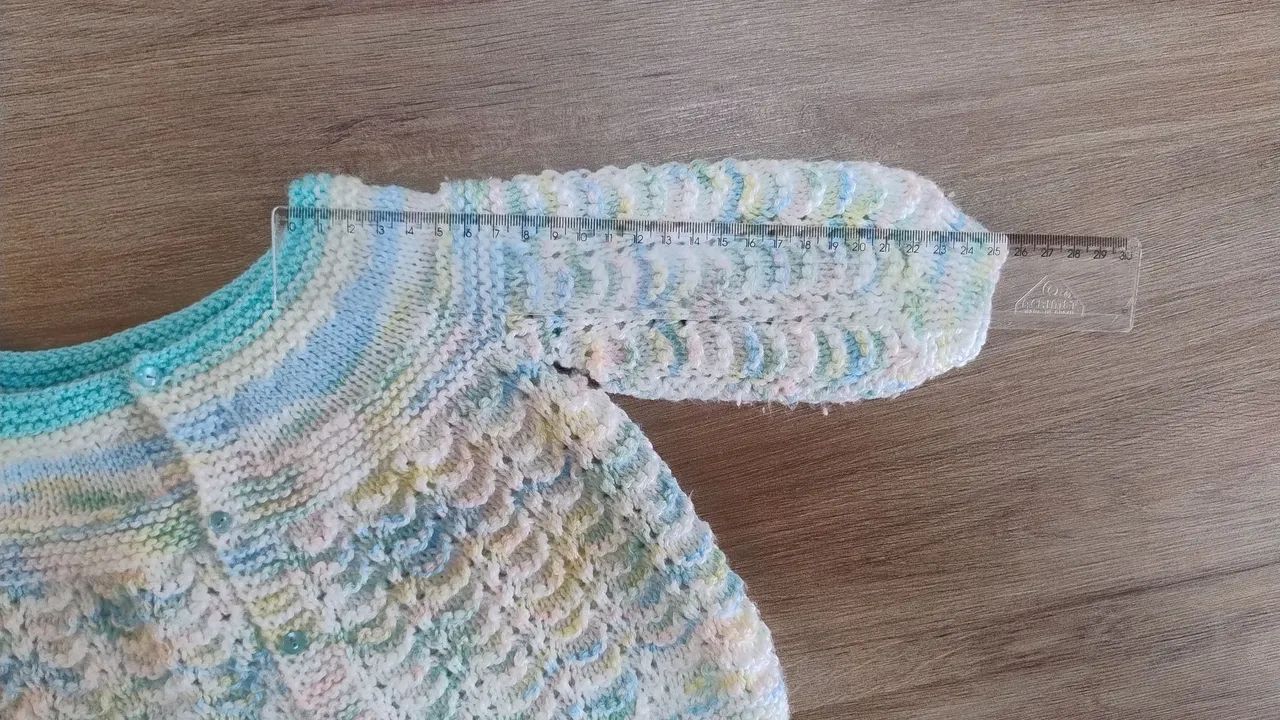 Casaquinho de crochê bebê lindo - Foto 4