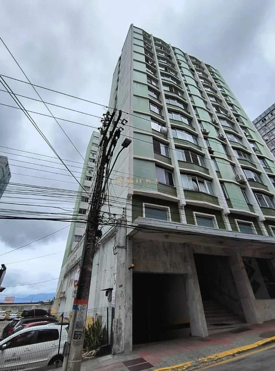 EXCELENTE APARTAMENTO NO CENTRO DE FLORIANOPOLIS/SC
