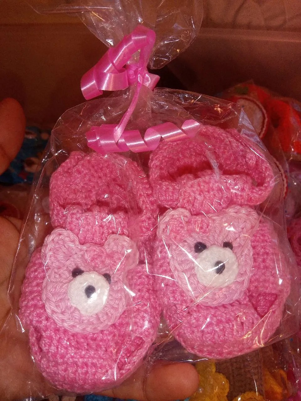 Sapatinhos de bebê de crochê de ursinho