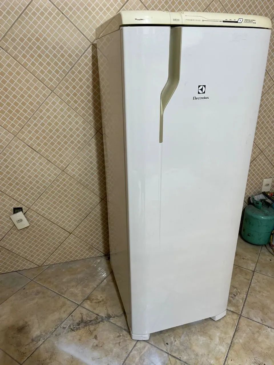 Geladeira Electrolux 280 L 