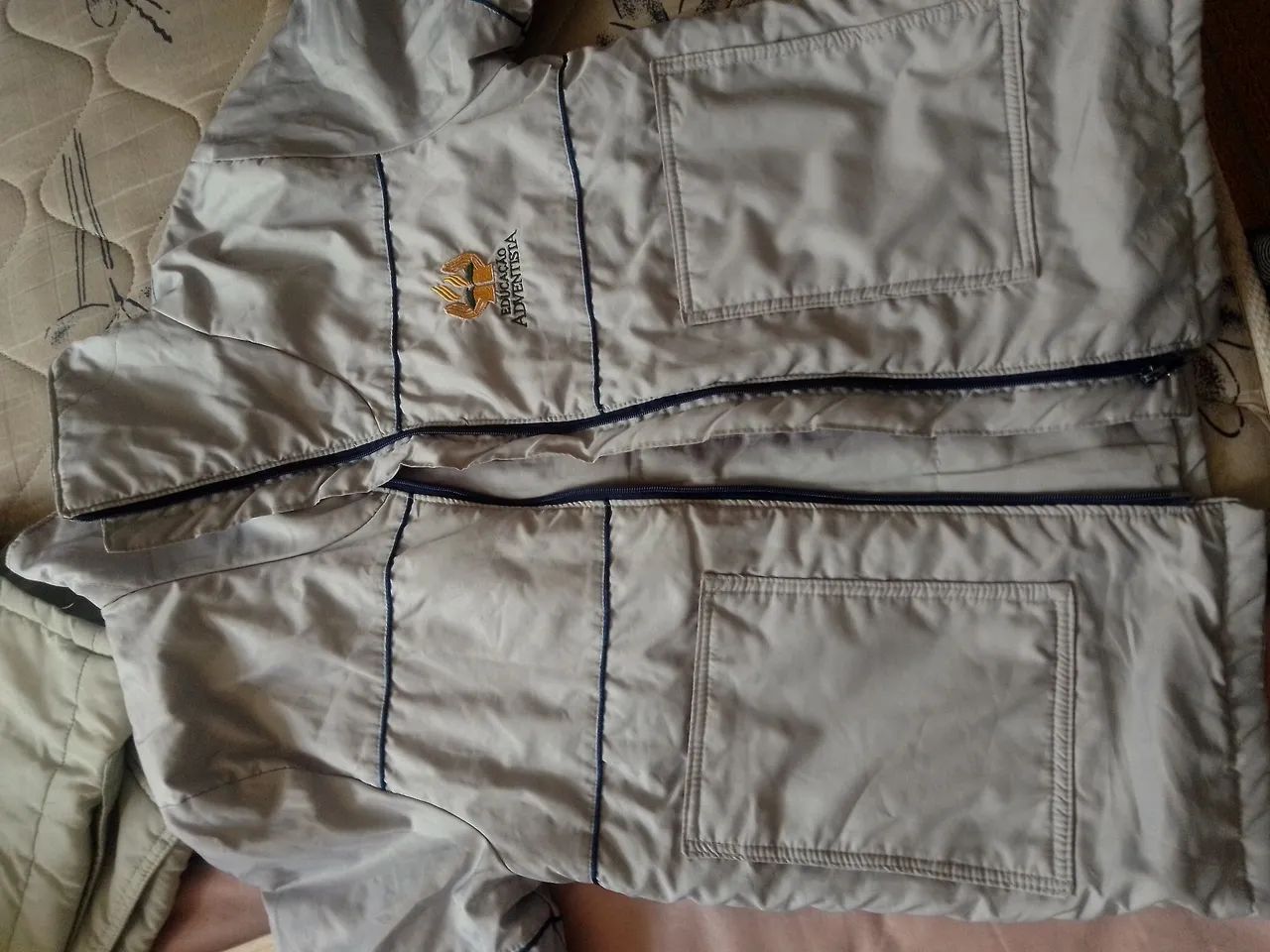 Casaco quentinho abrigo corta vento colégio adventista - Tamanho P eM