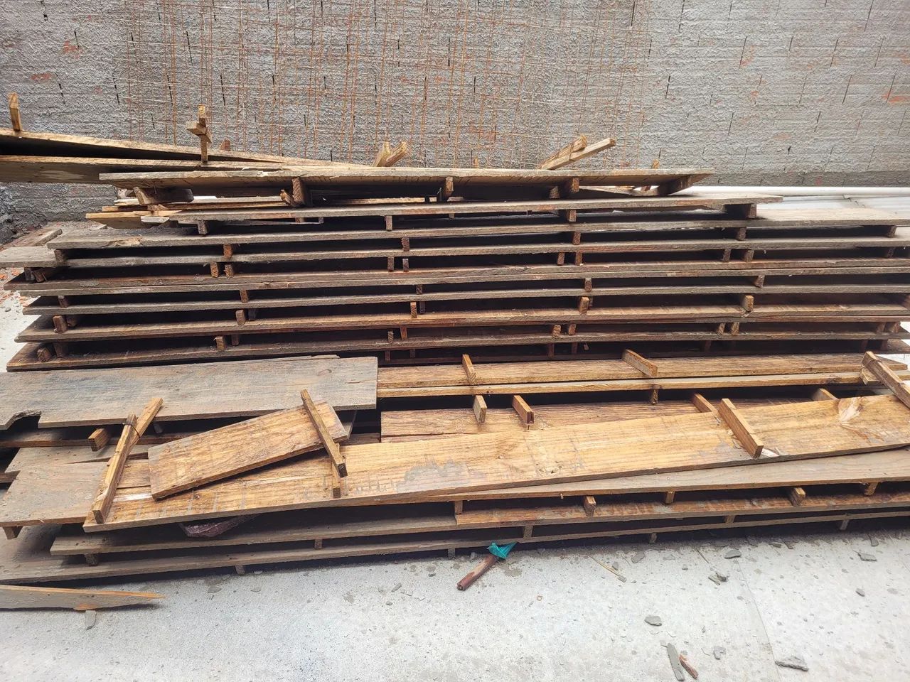 Tábuas e pontaletes 64341590248451120