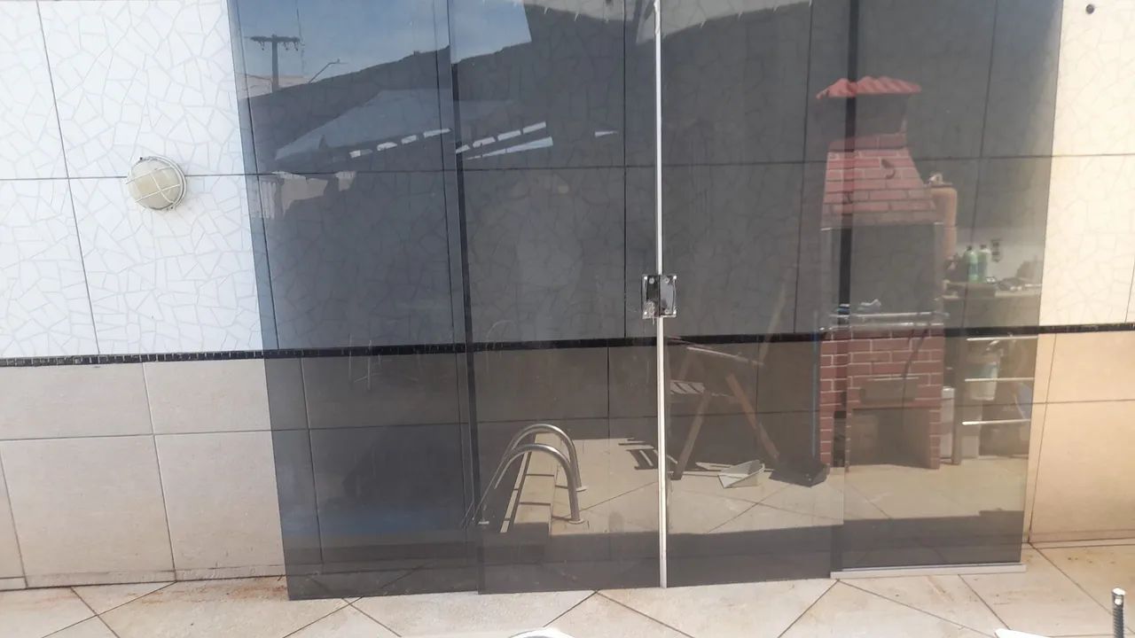 Portas corred.vidro fumê c/ferrsgem - Foto 6