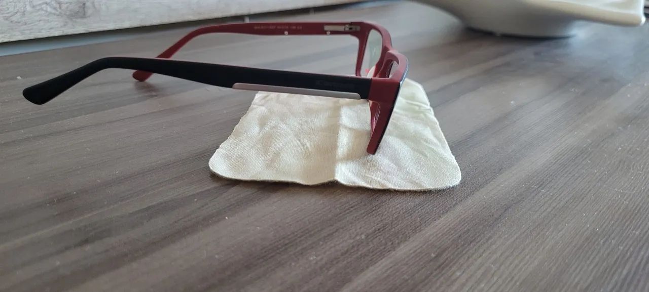 Vendo armação de óculos unisex - Foto 4