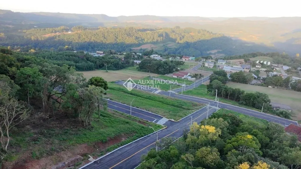 Terreno à venda no bairro Pinhal Alto com área de 546 m², sem dormitórios/quartos.