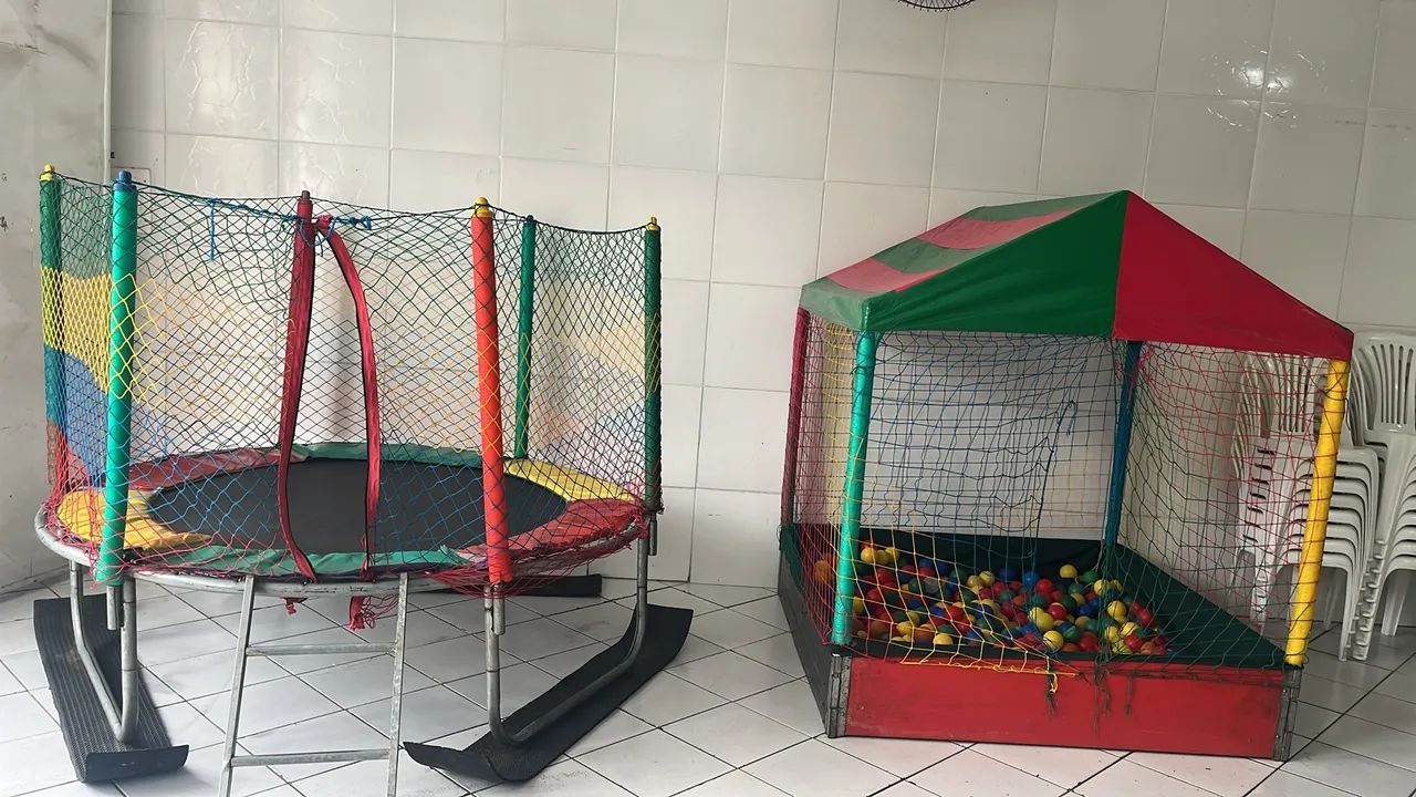 Pula pula e casinha de bolas  - Foto 2