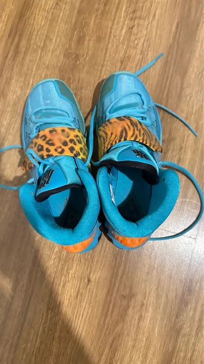 Tênis Nike Kyrie 7 - Tamanho 39 - Azul e Laranja - Foto 4