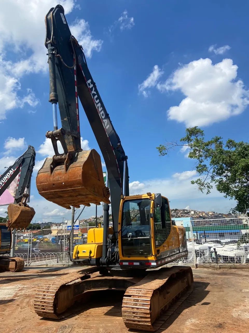 Escavadeira Hyundai R220 - Foto 5