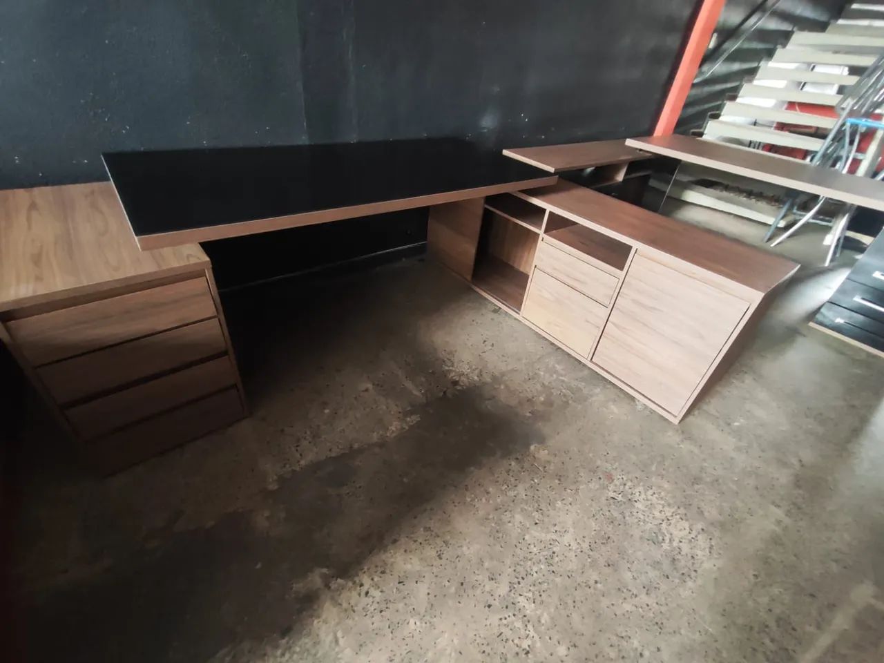 Mesa em L tampo vidro semimova  - Foto 3