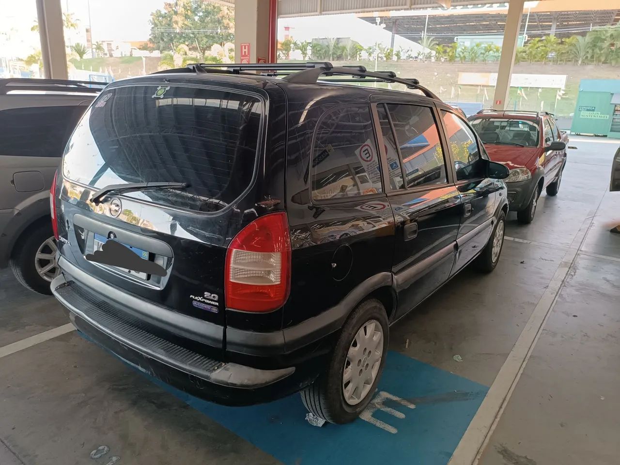 Zafira 7 lugares, conservado e com GNV regularizado. - Foto 2