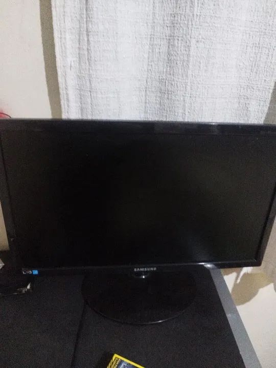 Vendo monitor 19 pol! Ótimo estado funcionando perfeitamente 