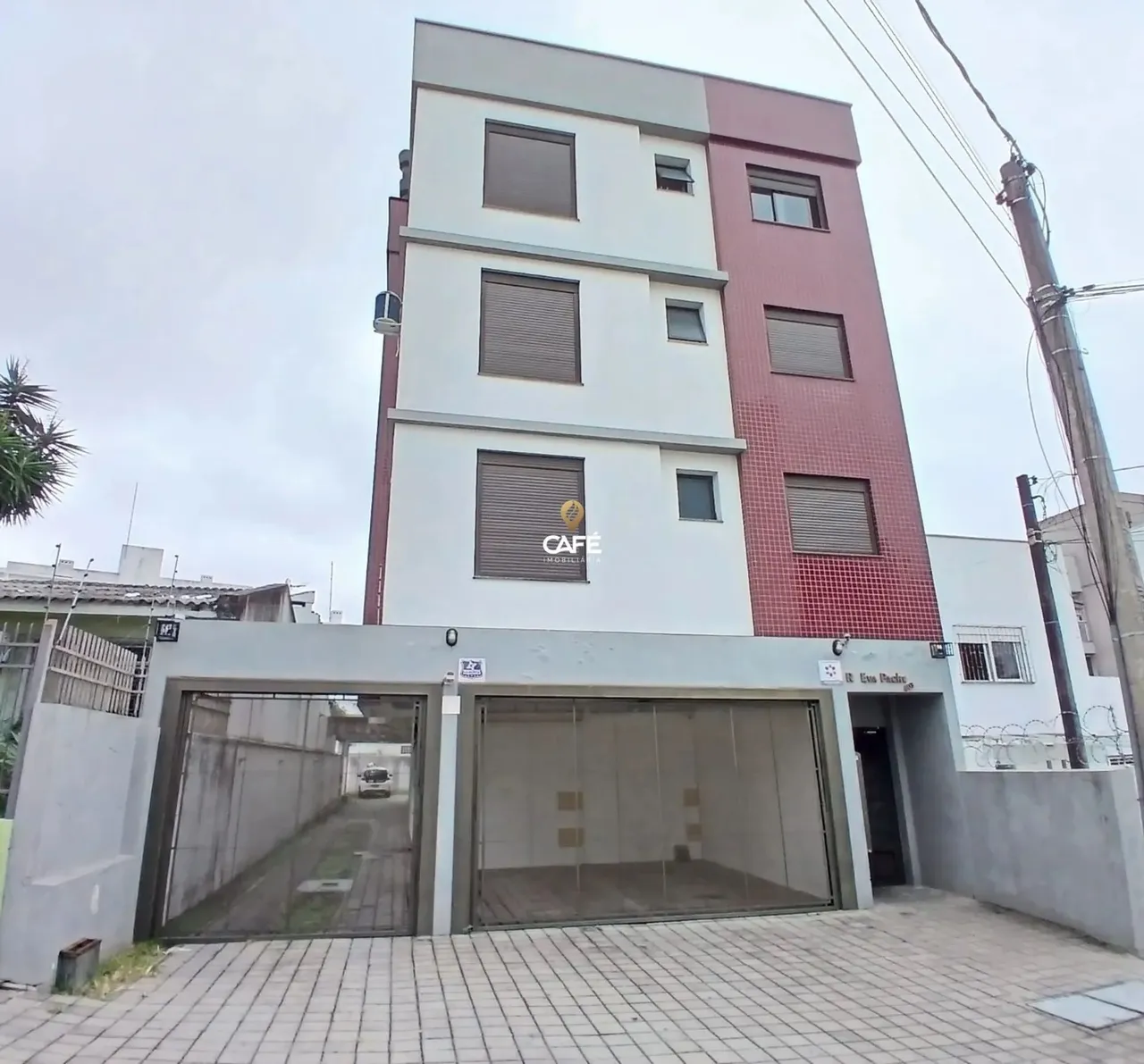 Apartamento De 2 Dormitórios, Suíte, Sala De Estar, Banheiro Social, Cozinha, Sa