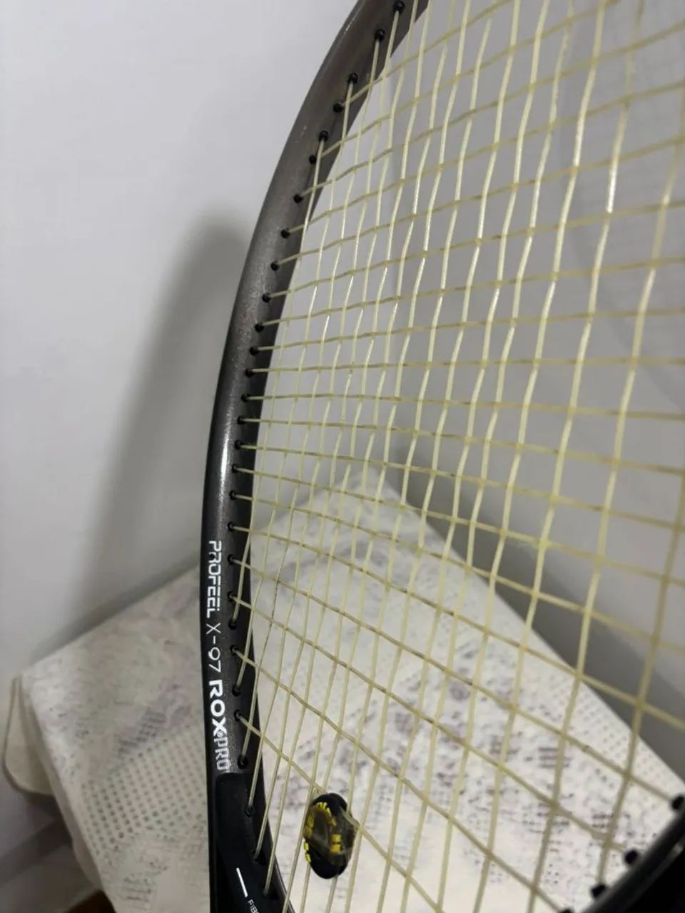 Raquete de Tênis Profeel X97 preta - Foto 3