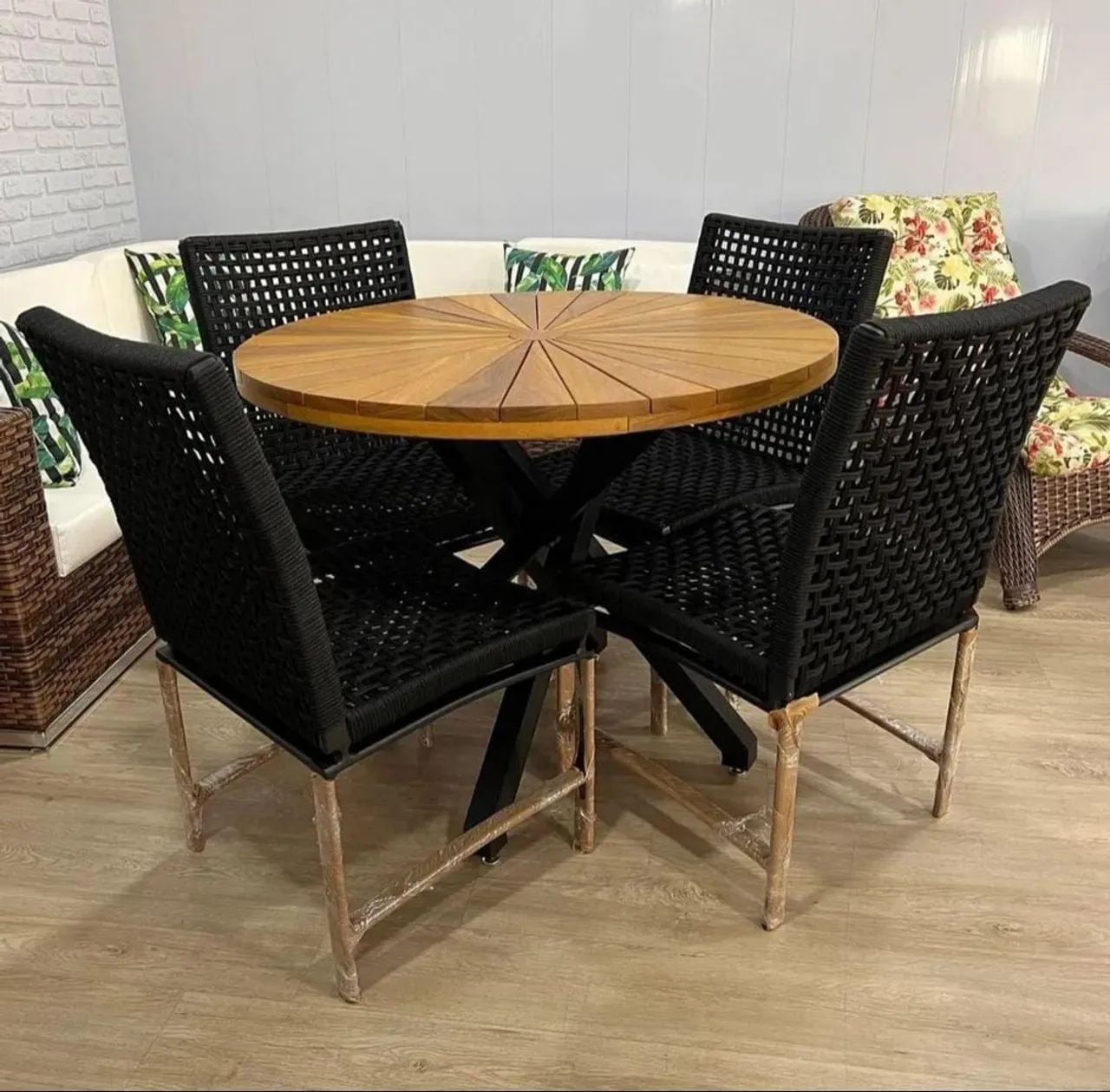 Mesa de Jantar de Madeira com Cadeiras para 4 Pessoas - Foto 4