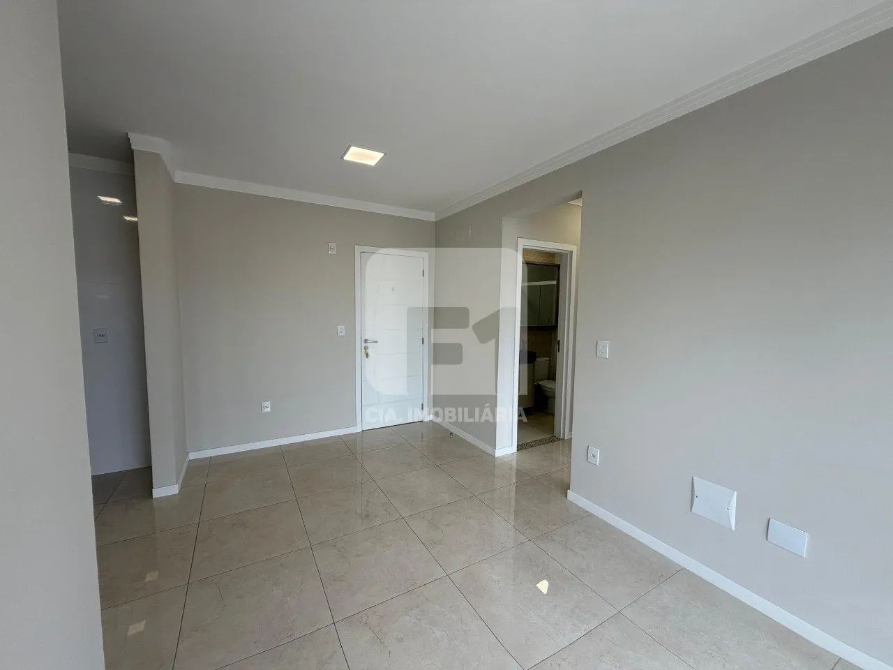 Apartamento 2 quartos semi mobiliado nos Ingleses - Foto 2