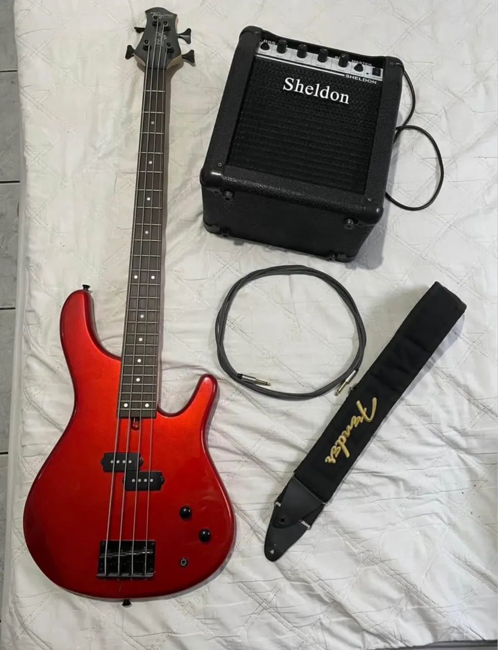 Baixo Tagima XB21