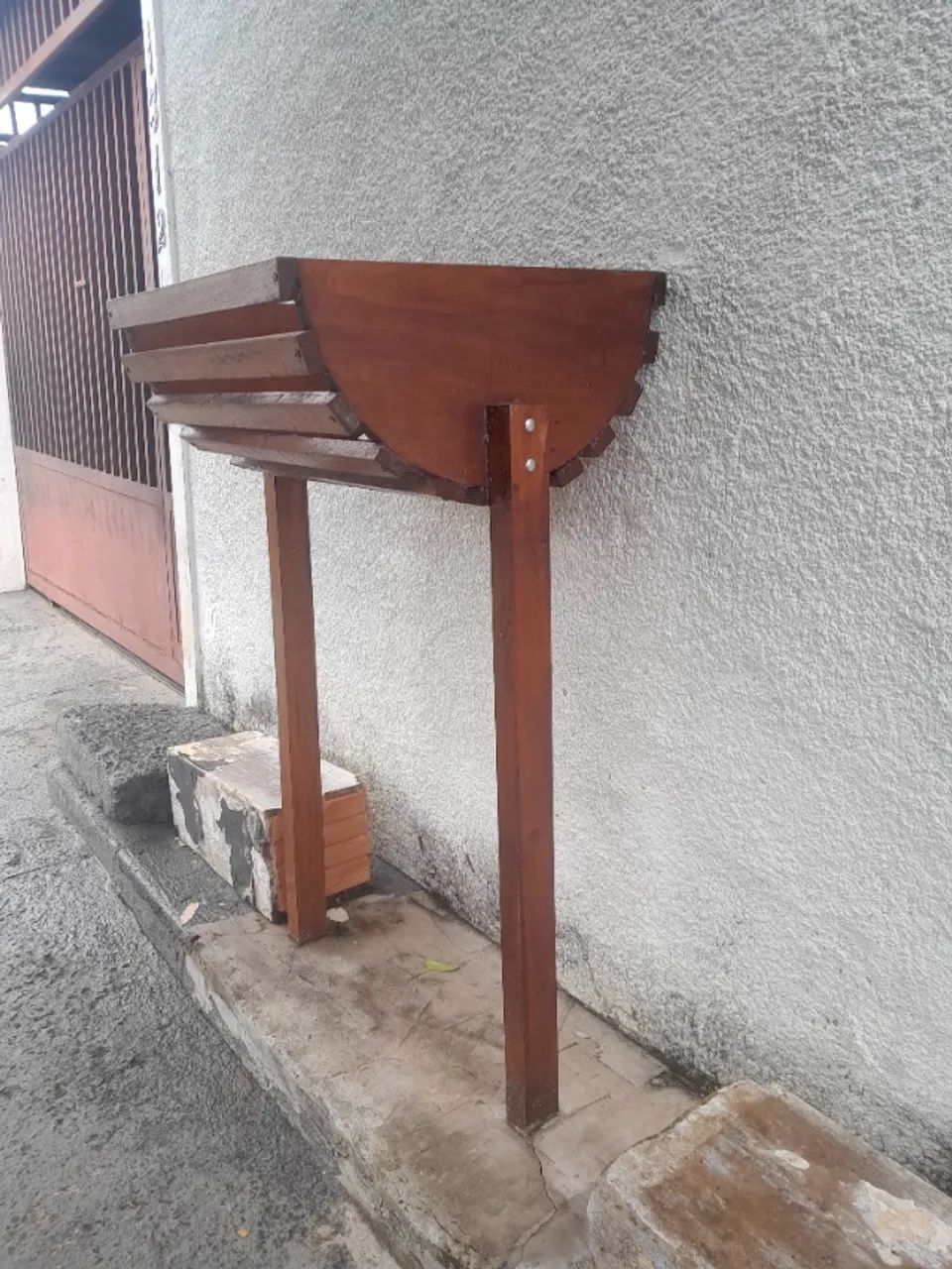 Lixeira de madeira 